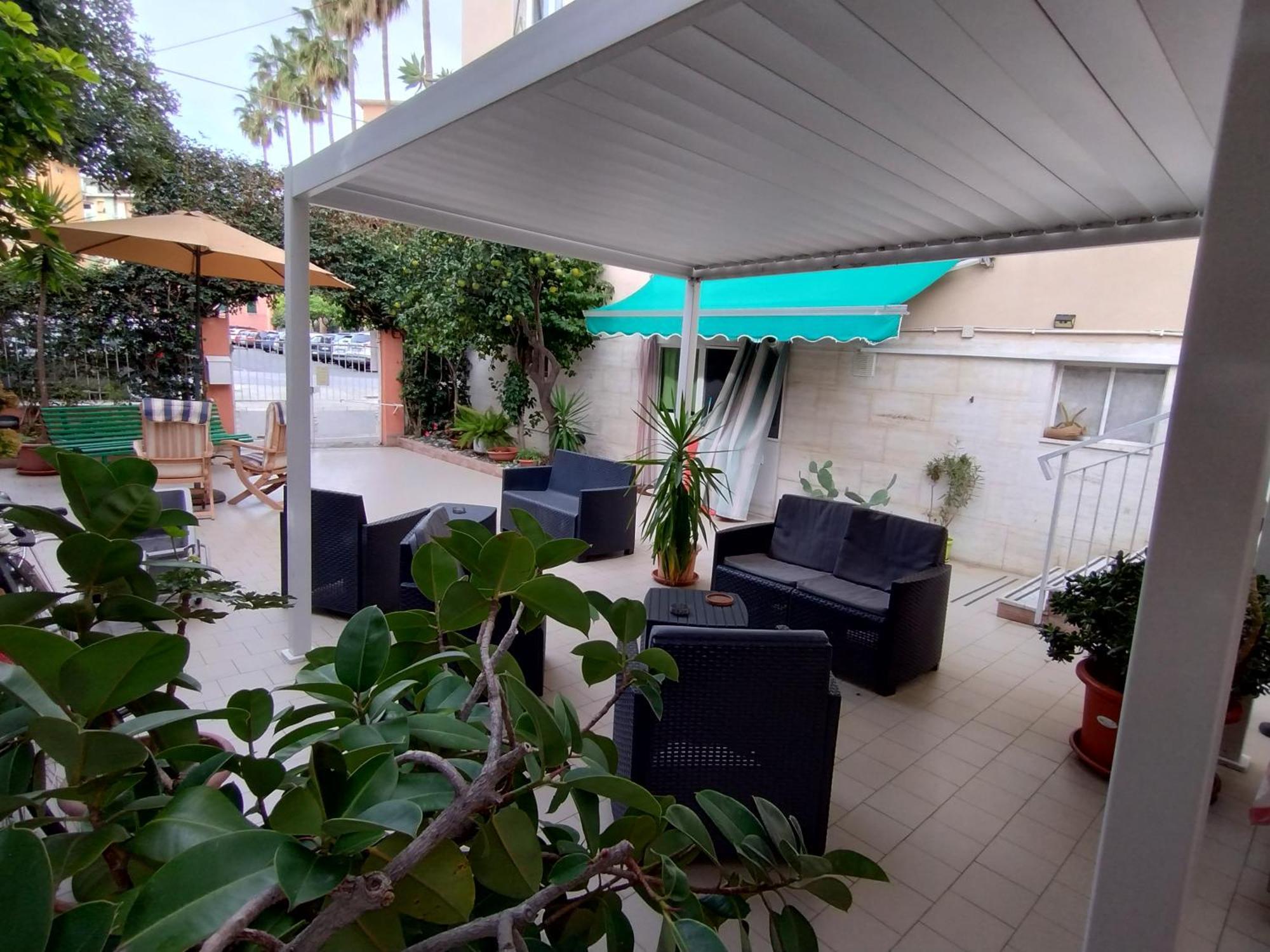 Hotel Della Piazzetta ヴァラッツェ エクステリア 写真