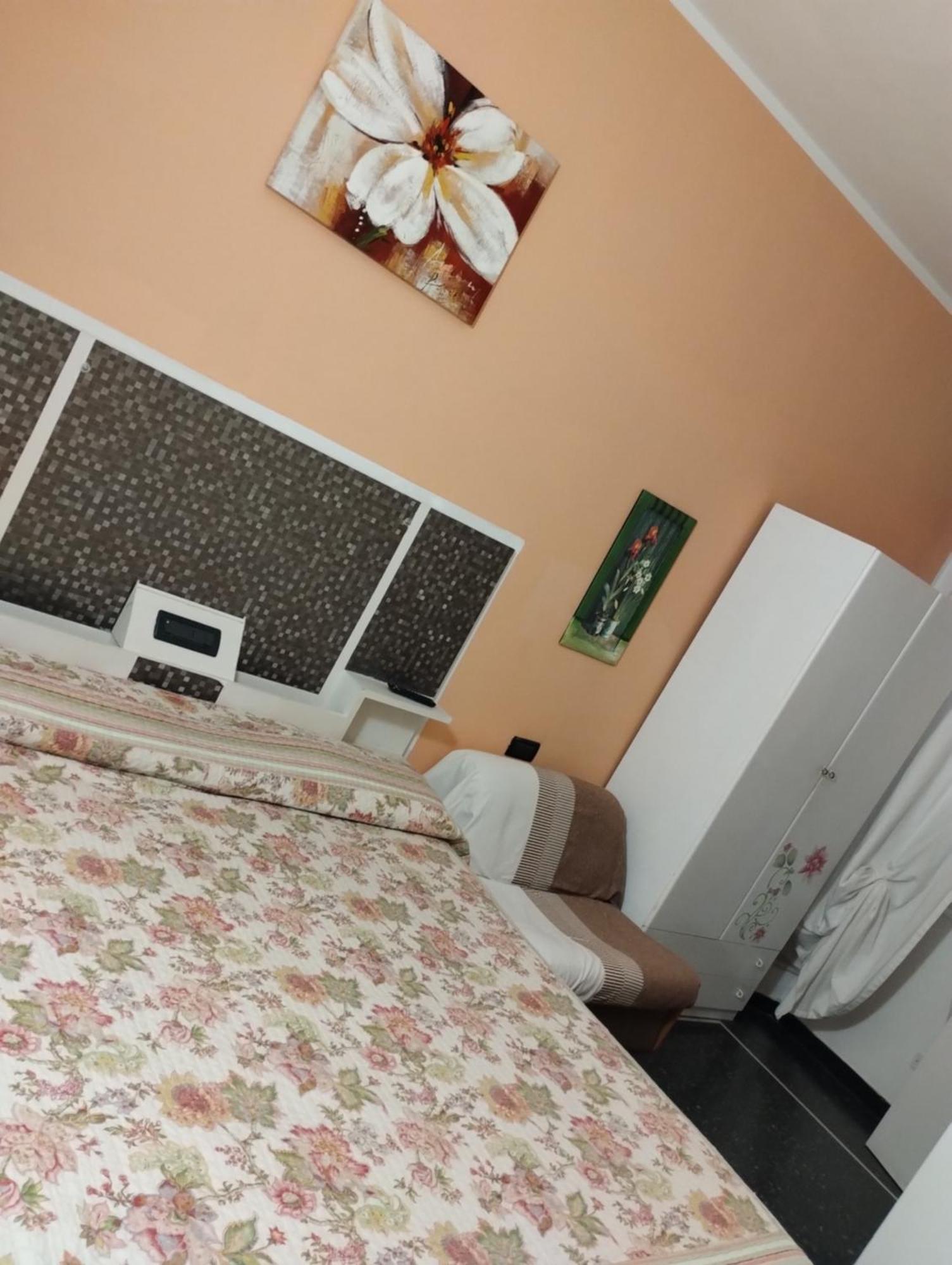 Hotel Della Piazzetta ヴァラッツェ エクステリア 写真