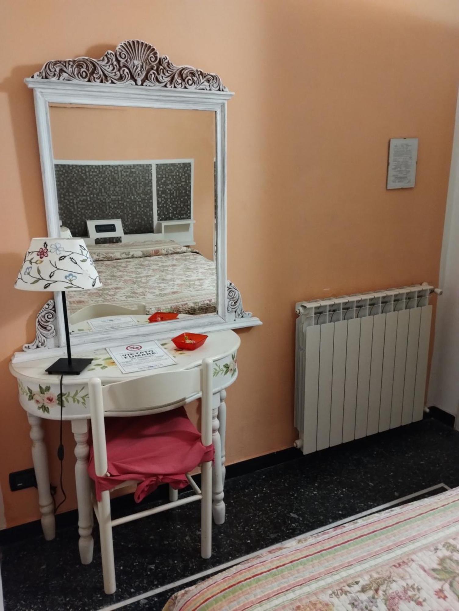 Hotel Della Piazzetta ヴァラッツェ エクステリア 写真